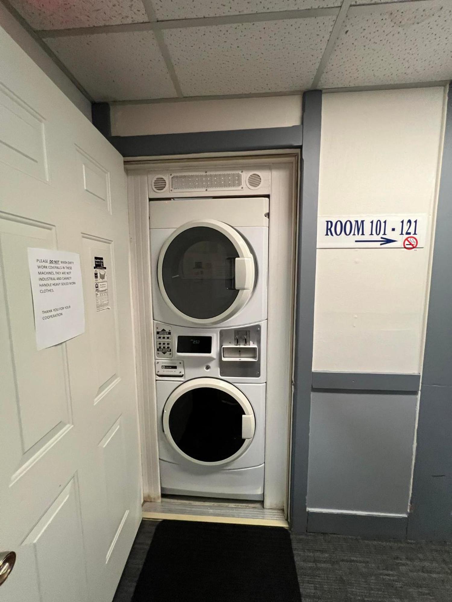 Airport Motor Inn Marathon エクステリア 写真